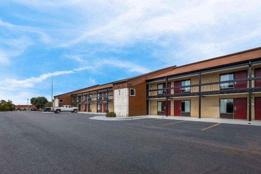 Econo Lodge Madison Eksteriør bilde