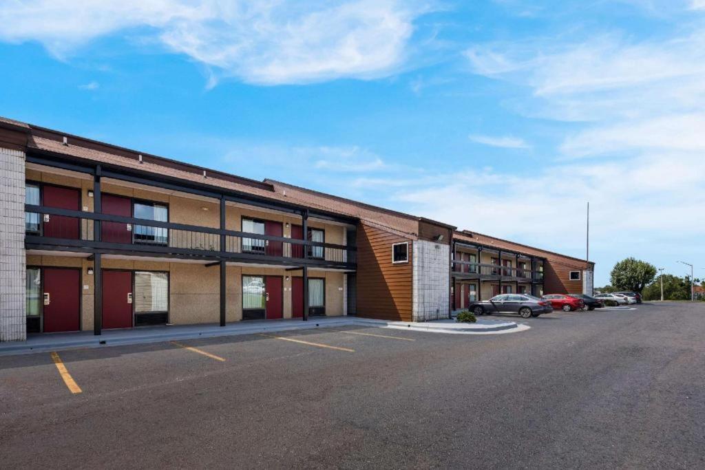 Econo Lodge Madison Eksteriør bilde