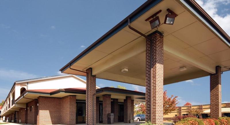 Econo Lodge Madison Eksteriør bilde